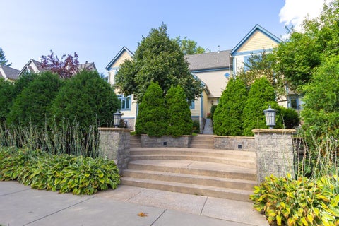 Townhouse For Sale - 719 Summit Avenue<br/> Saint Paul, MN 55105