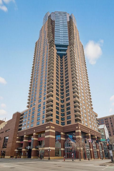 Condo For Sale - 168 6th Street<br/> Saint Paul, MN 55101