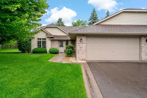 Townhouse For Sale - 8541 Inverness Lane<br/> Hennepin County, Minneapolis, MN 55443
