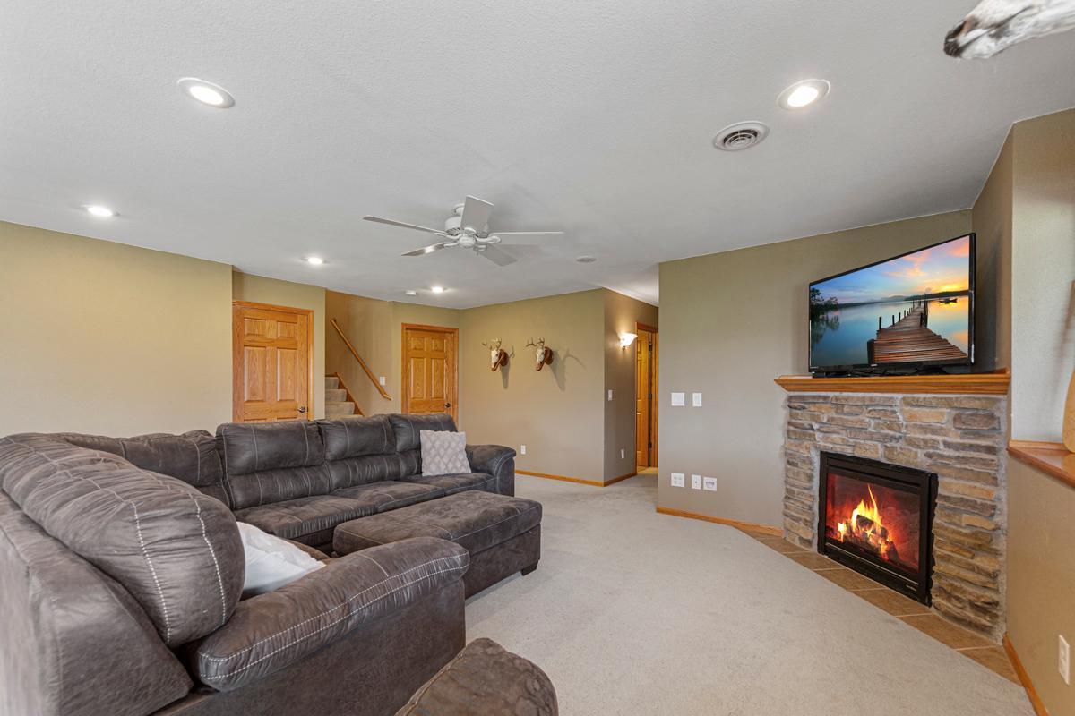 375 Hickory Lane, Owatonna, Minnesota image 32