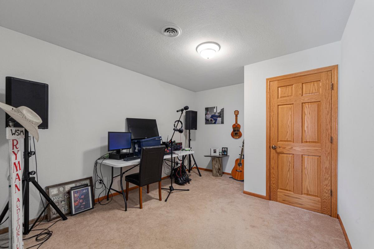 375 Hickory Lane, Owatonna, Minnesota image 38