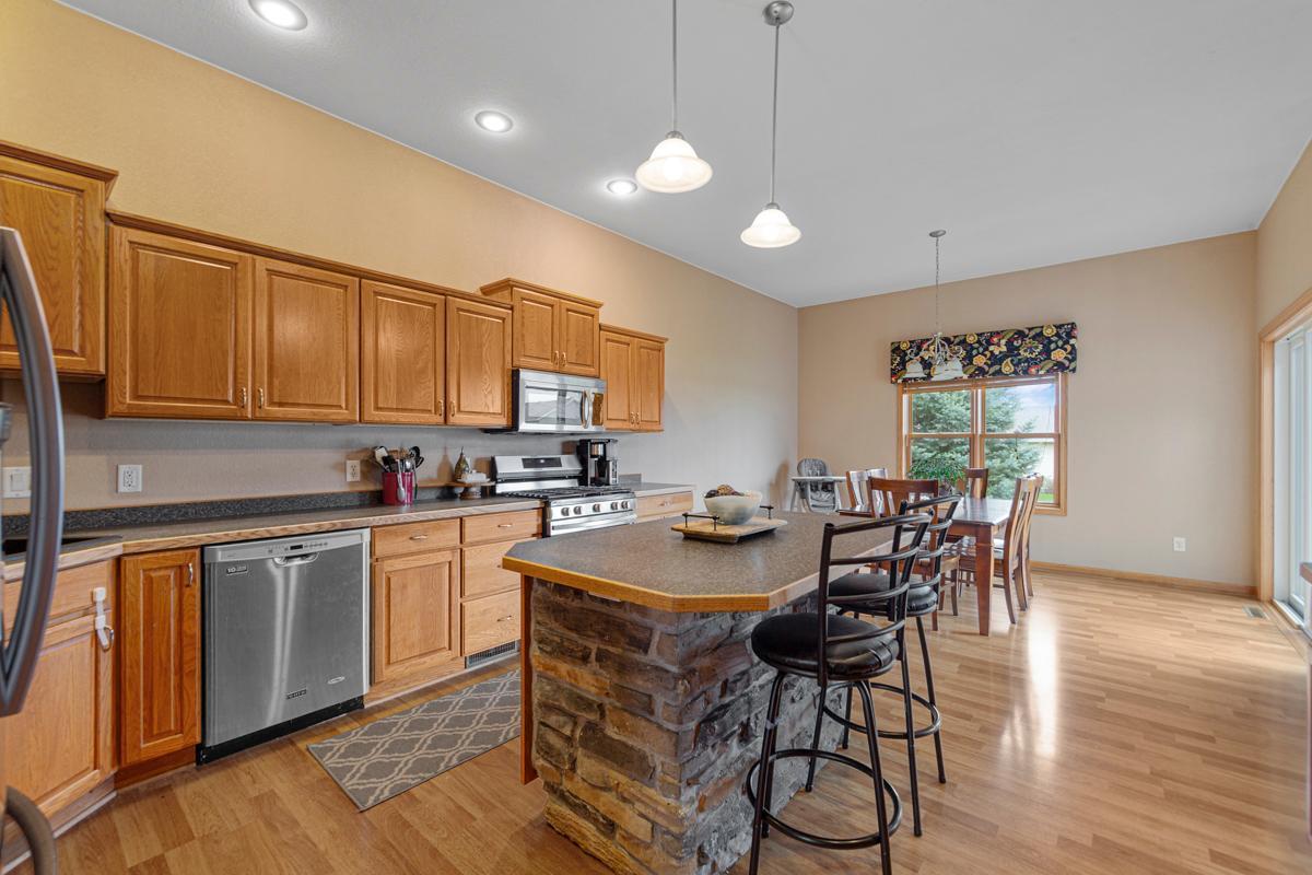 375 Hickory Lane, Owatonna, Minnesota image 16