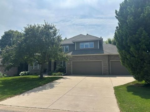 Homes For Sale - 7941 S Bay Curve<br/> Hennepin County, Eden Prairie, MN 55347
