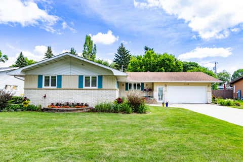 Homes For Sale - 1217 Oak Street<br/> Fargo, ND 58102