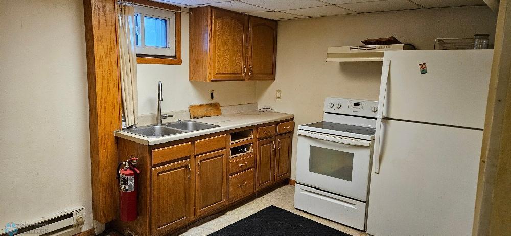 Moorhead, Minnesota 56560, United States, 5 Bedrooms Bedrooms, ,3 BathroomsBathrooms,Residential,Pending,18025