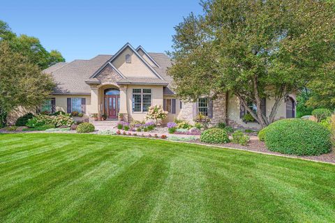 Homes For Sale - 6260 Broadview Drive<br/> Prior Lake, MN 55372