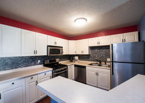 Townhouse For Sale - 7404 72nd Lane<br/> Hennepin County, Minneapolis, MN 55428