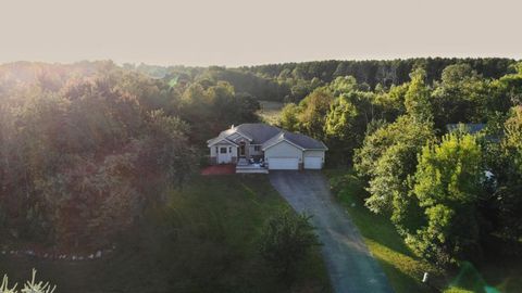 Homes For Sale - 27230 Bayshore Drive<br/> Isanti, MN 55040