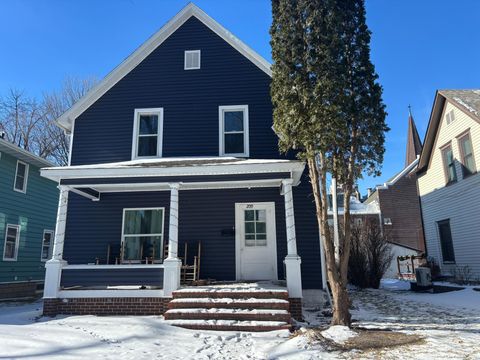 Homes For Sale - 209 N 6th Street<br/> Chippewa County, Montevideo, MN 56265