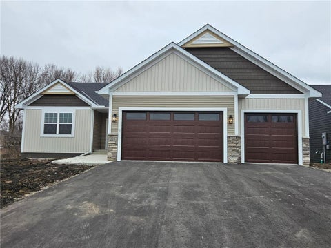 Homes For Sale - 246 10th Avenue<br/> Mcleod County, Hutchinson, MN 55350