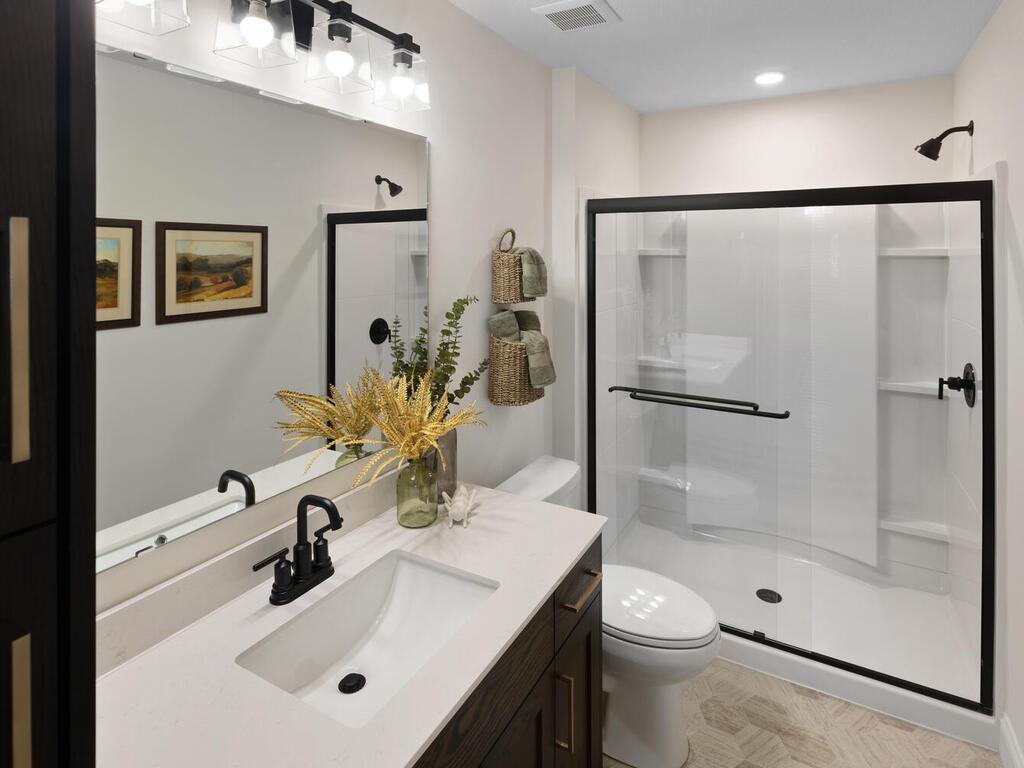 16700 S Manor Road, Eden Prairie, Minnesota image 24
