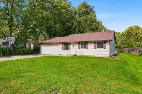 Homes For Sale - 2657 5th Street<br/> Maplewood, MN 55119