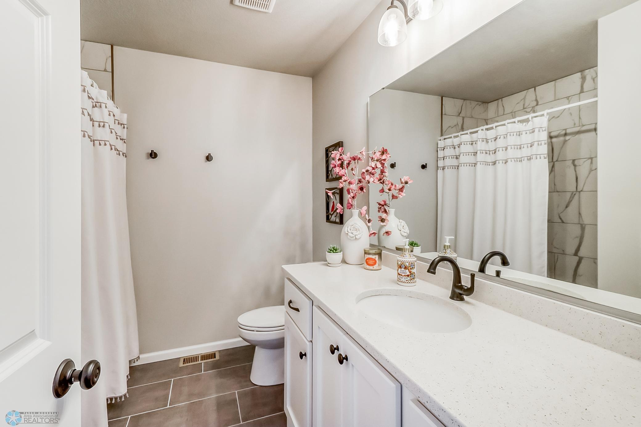 2778 Golden Valley Parkway, Fargo, North Dakota image 21