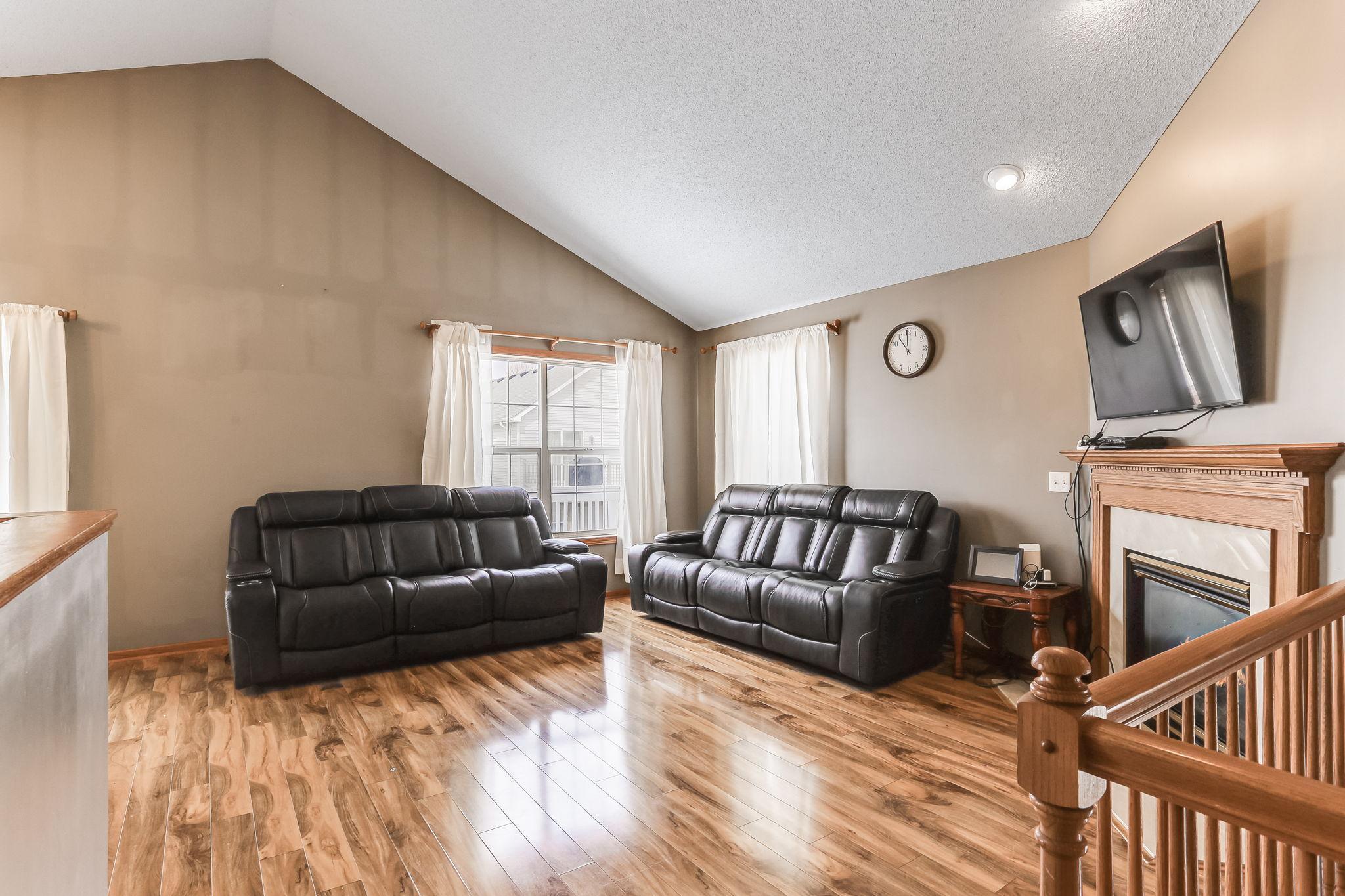 1540 Yorkshire Lane, Shakopee, Minnesota image 4