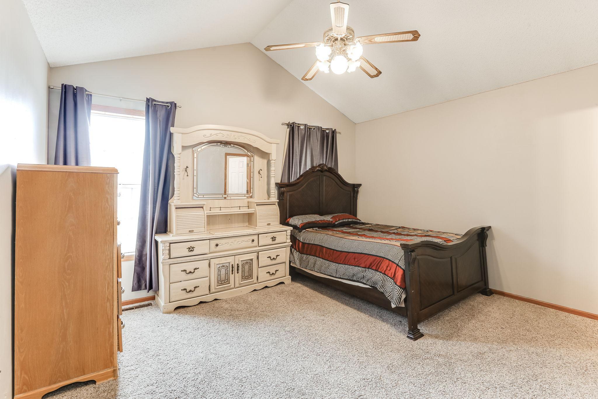 1540 Yorkshire Lane, Shakopee, Minnesota image 16