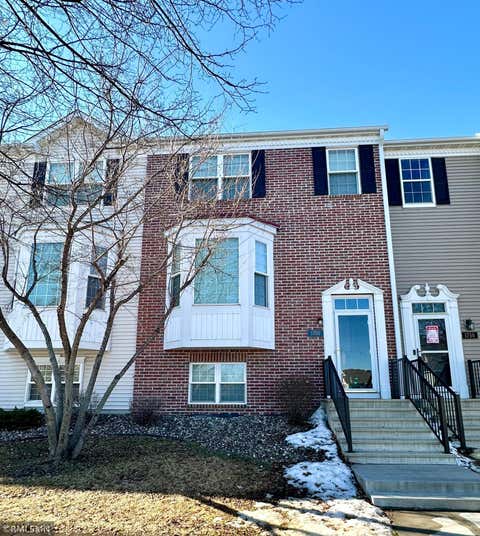 Townhouse For Sale - 1760 Riverside Drive<br/> Shakopee, MN 55379