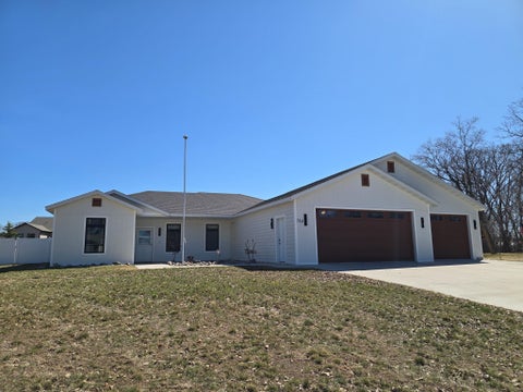 Homes For Sale - 784 Lake Forest Circle<br/> Becker County, Detroit Lakes, MN 56501