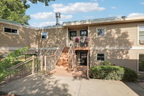 Condo For Sale - 110263 Village Road<br/> Chaska, MN 55318