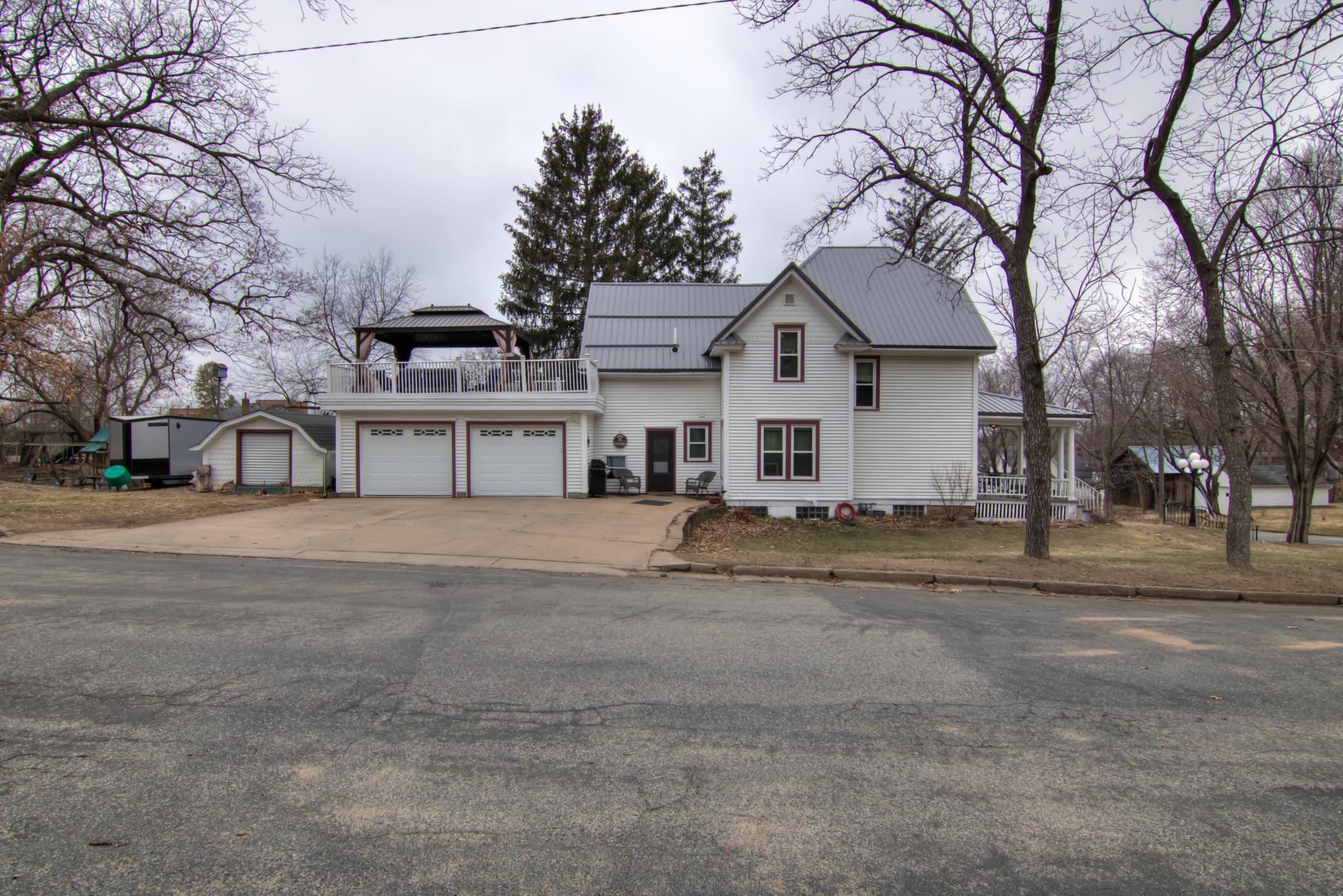 1120 11th Avenue, Menomonie, Wisconsin image 3