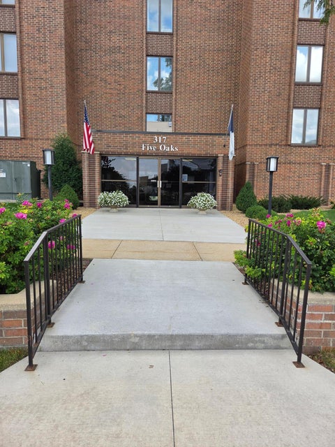 Condo For Sale - 317 SW 6th Avenue<br/> Rochester, MN 55902