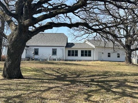 Homes For Sale - 11742 Sunset Circle<br/> Hutchinson, MN 55350