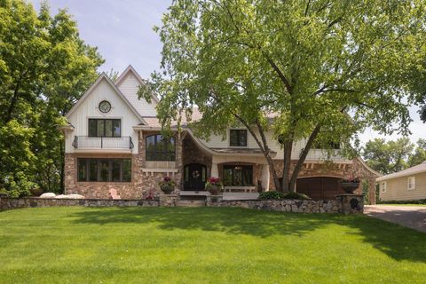 Homes For Sale - 4913 W Sunnyslope Road<br/> Edina, MN 55424