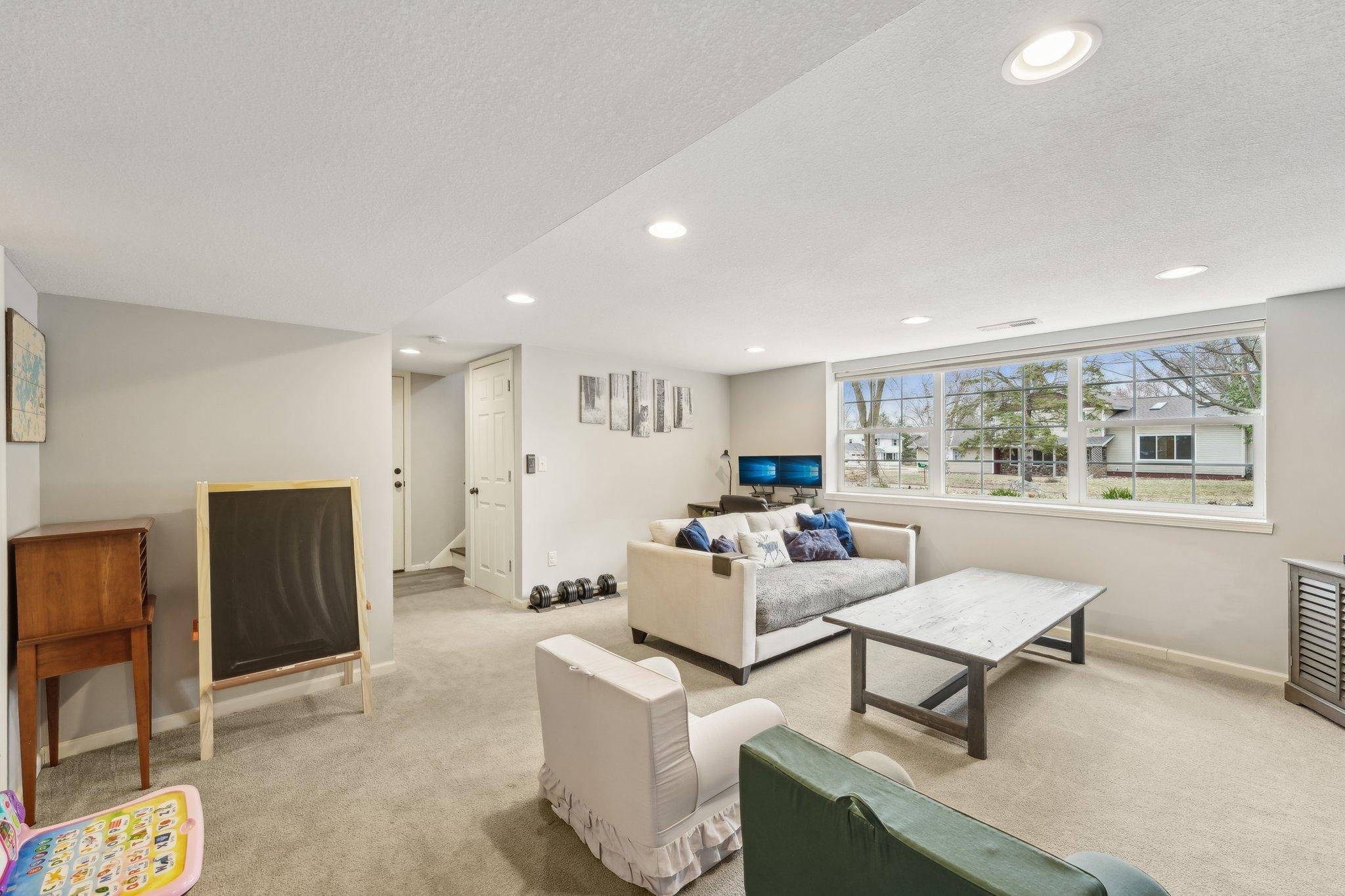 16210 Woodland Lane, Minnetonka, Minnesota image 25