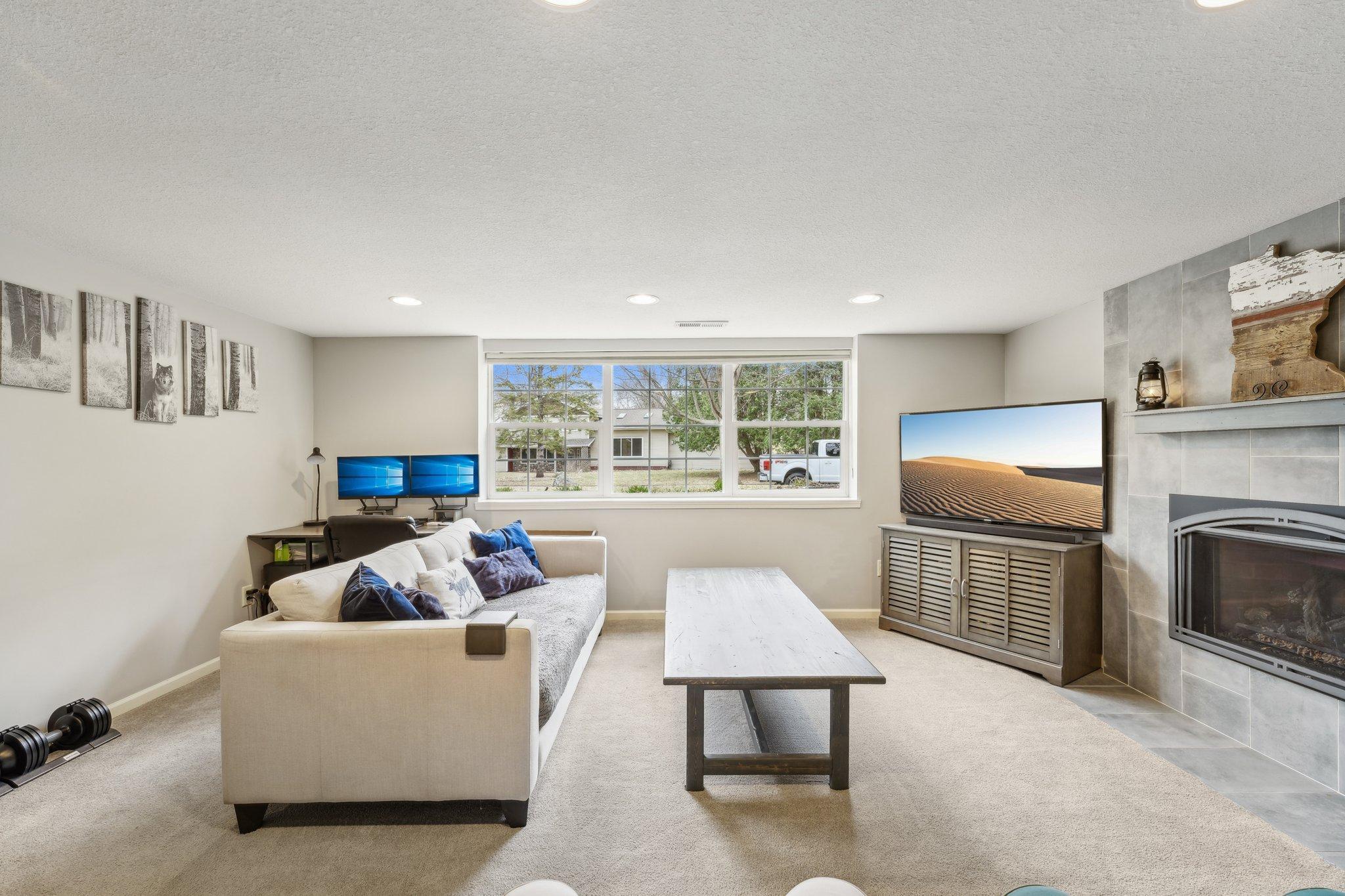 16210 Woodland Lane, Minnetonka, Minnesota image 24