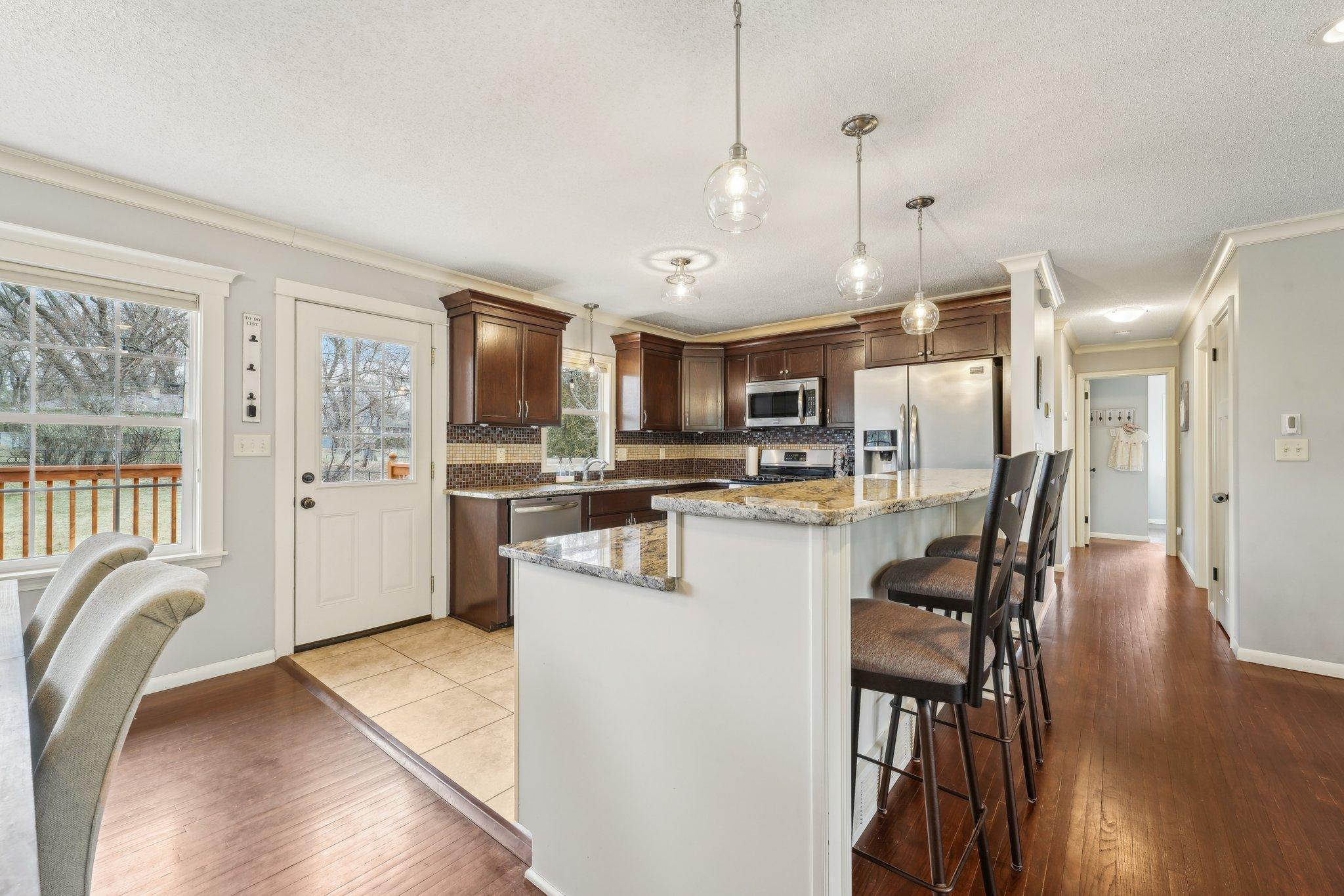 16210 Woodland Lane, Minnetonka, Minnesota image 10