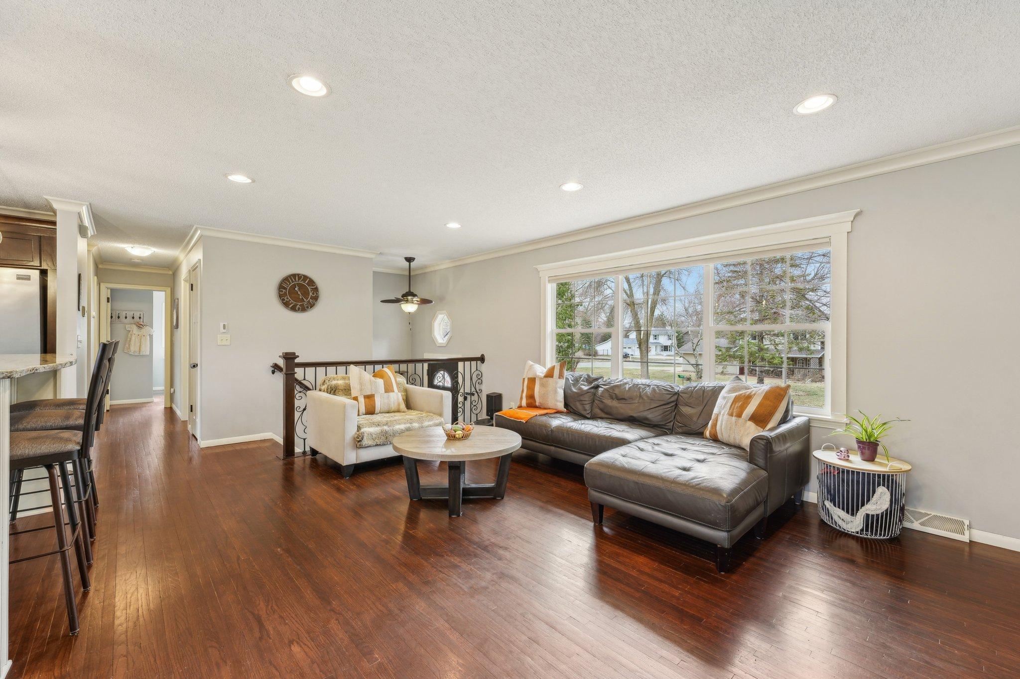 16210 Woodland Lane, Minnetonka, Minnesota image 5