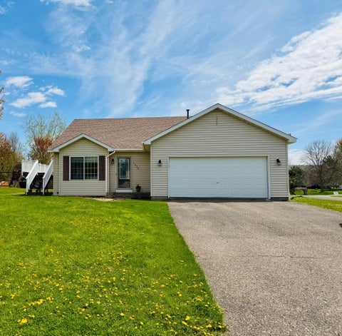 Homes For Sale - 1330 Hunter Hill Drive<br/> Hammond, WI 54015