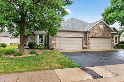 Townhouse For Sale - 11446 Preserve Lane<br/> Champlin, MN 55316