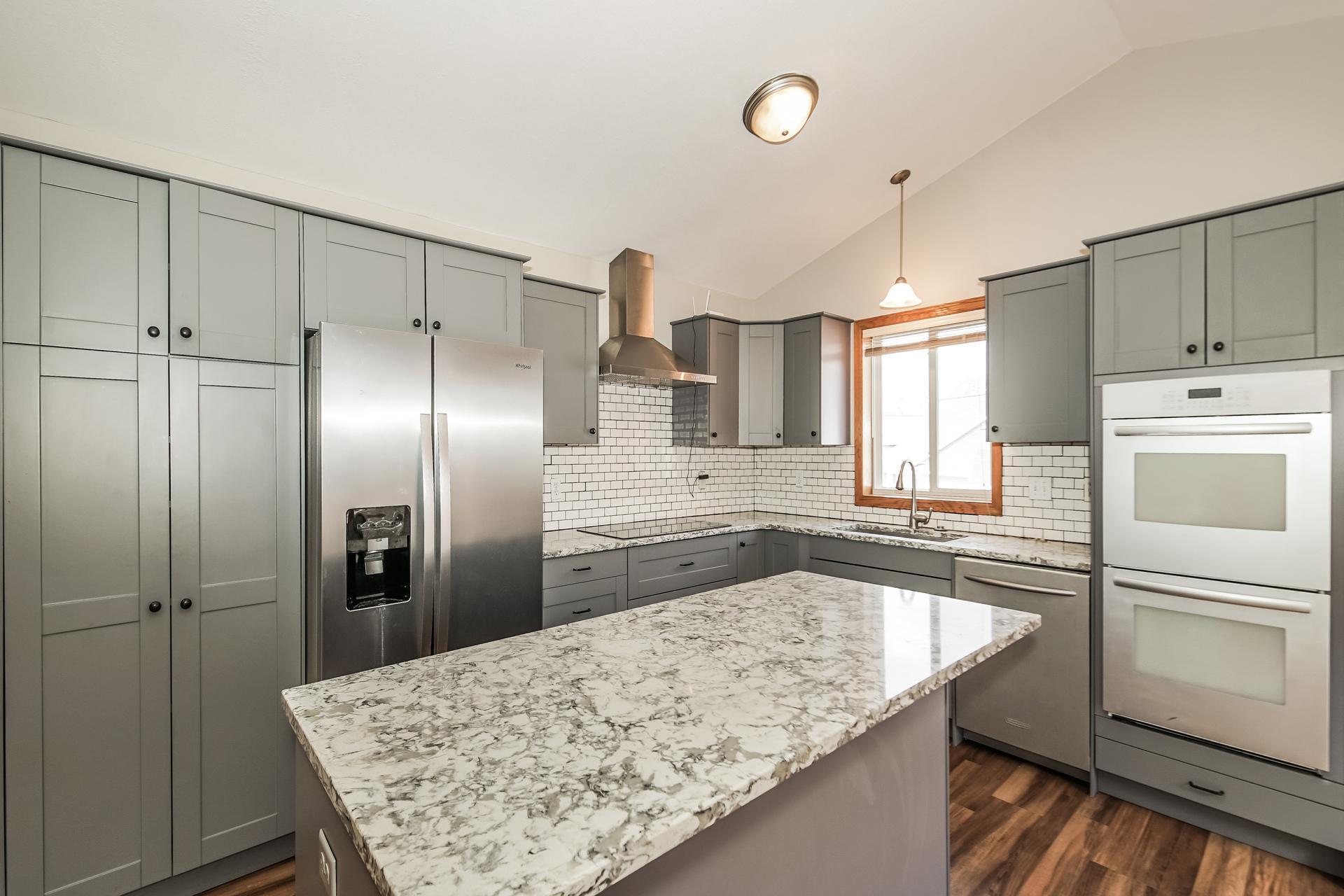 1054 Falcon Road, Rochester, Minnesota image 3