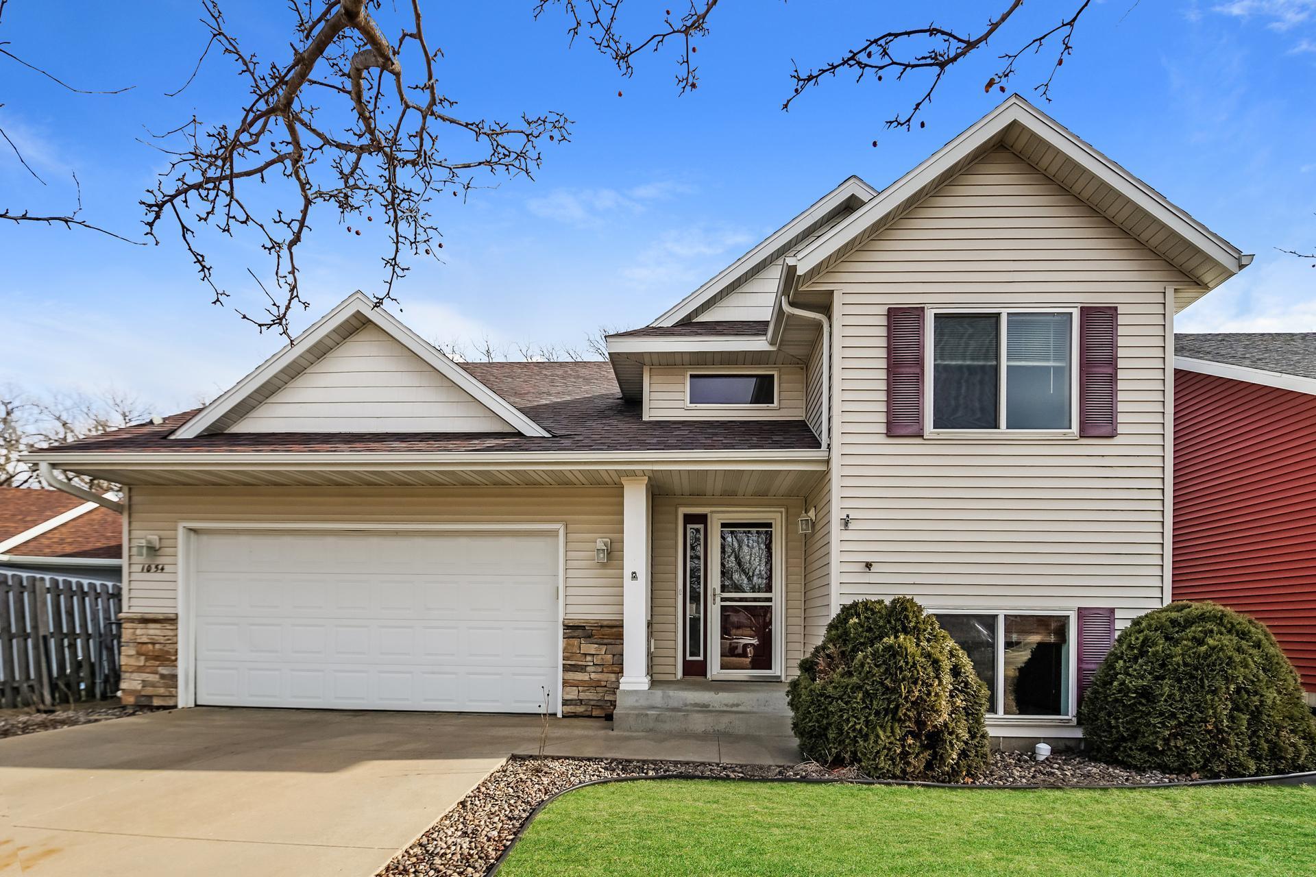 1054 Falcon Road, Rochester, Minnesota image 1