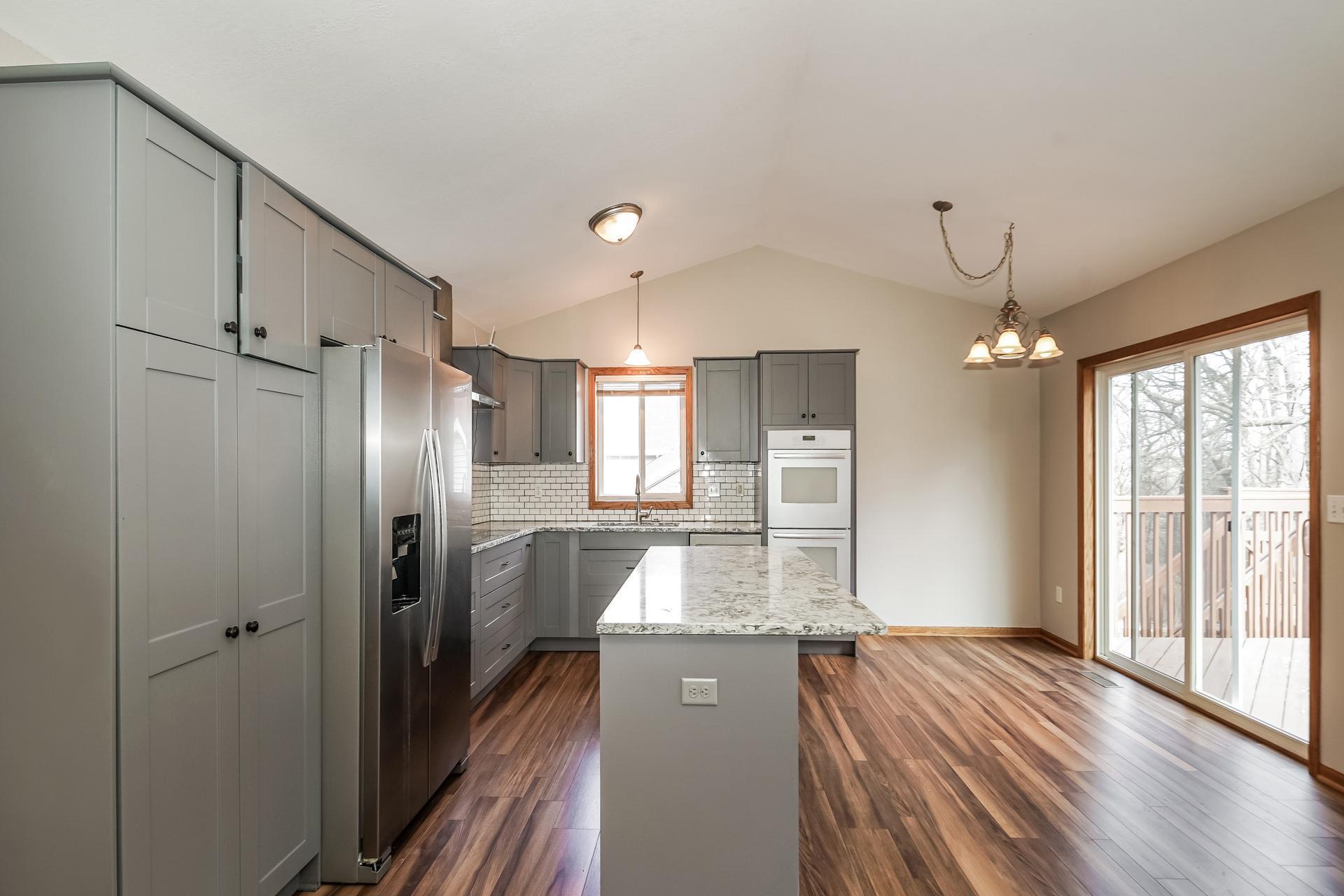 1054 Falcon Road, Rochester, Minnesota image 2