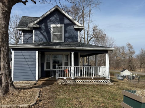 Homes For Sale - 352 4th Street<br/> Brownton, MN 55312