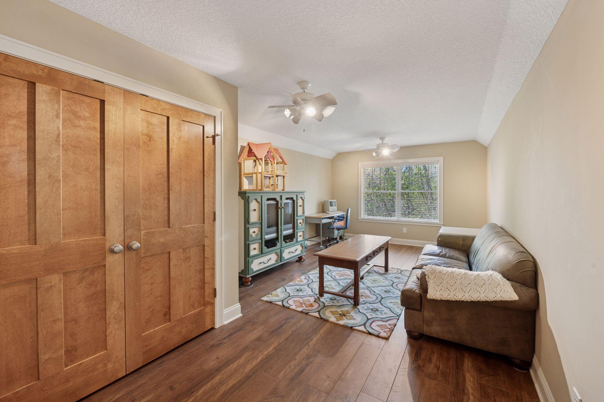 17244 Valley Road, Eden Prairie, Minnesota image 46