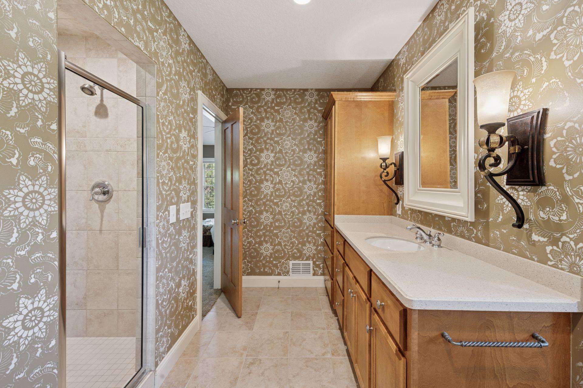 17244 Valley Road, Eden Prairie, Minnesota image 37