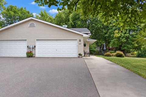 Townhouse For Rent - 13612 86th Avenue<br/> Hennepin County, Maple Grove, MN 55369