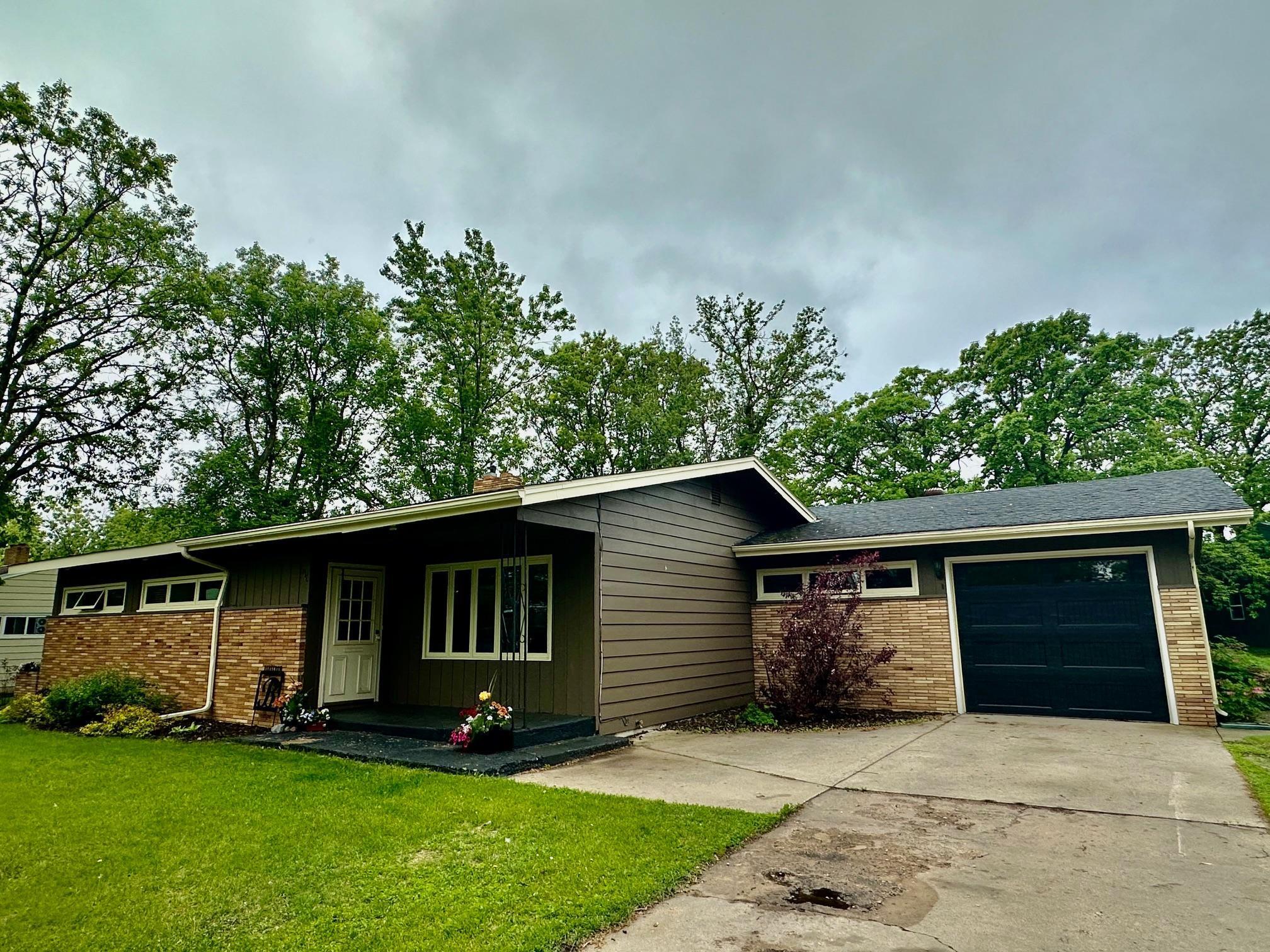 546 6th Street, Greenbush, Minnesota image 1