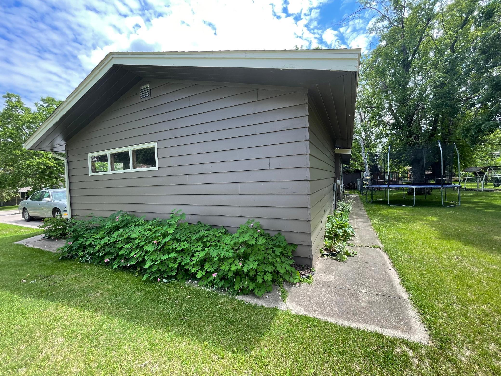 546 6th Street, Greenbush, Minnesota image 4