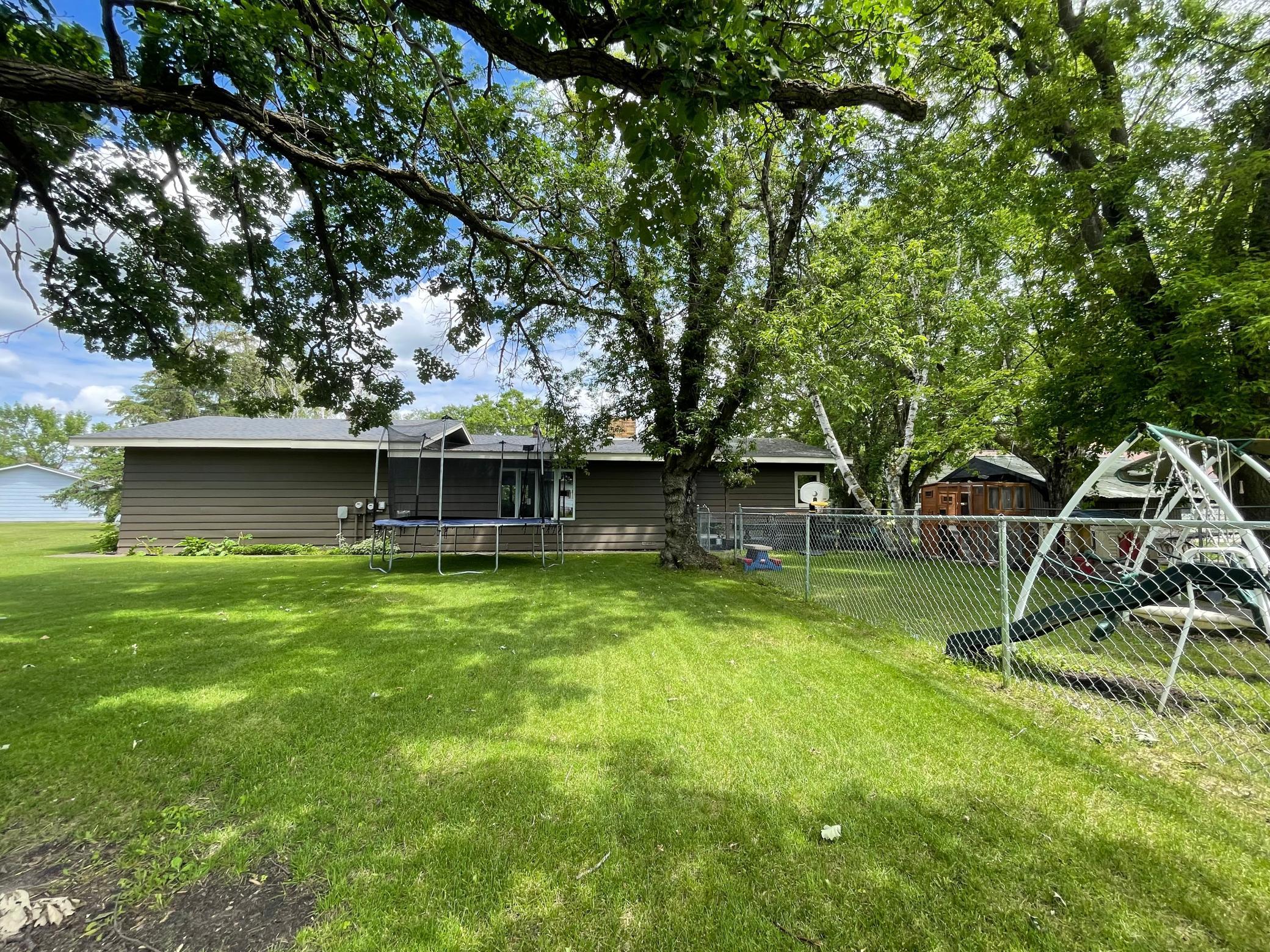 546 6th Street, Greenbush, Minnesota image 10