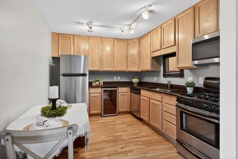 Condo For Sale - 3540 Hennepin Avenue<br/> Minneapolis, MN 55408