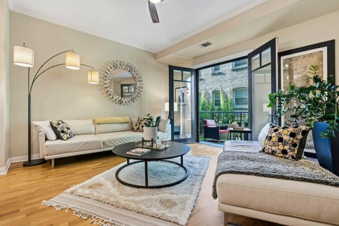Condo For Sale - 370 Marshall Avenue<br/> Ramsey County, Saint Paul, MN 55102
