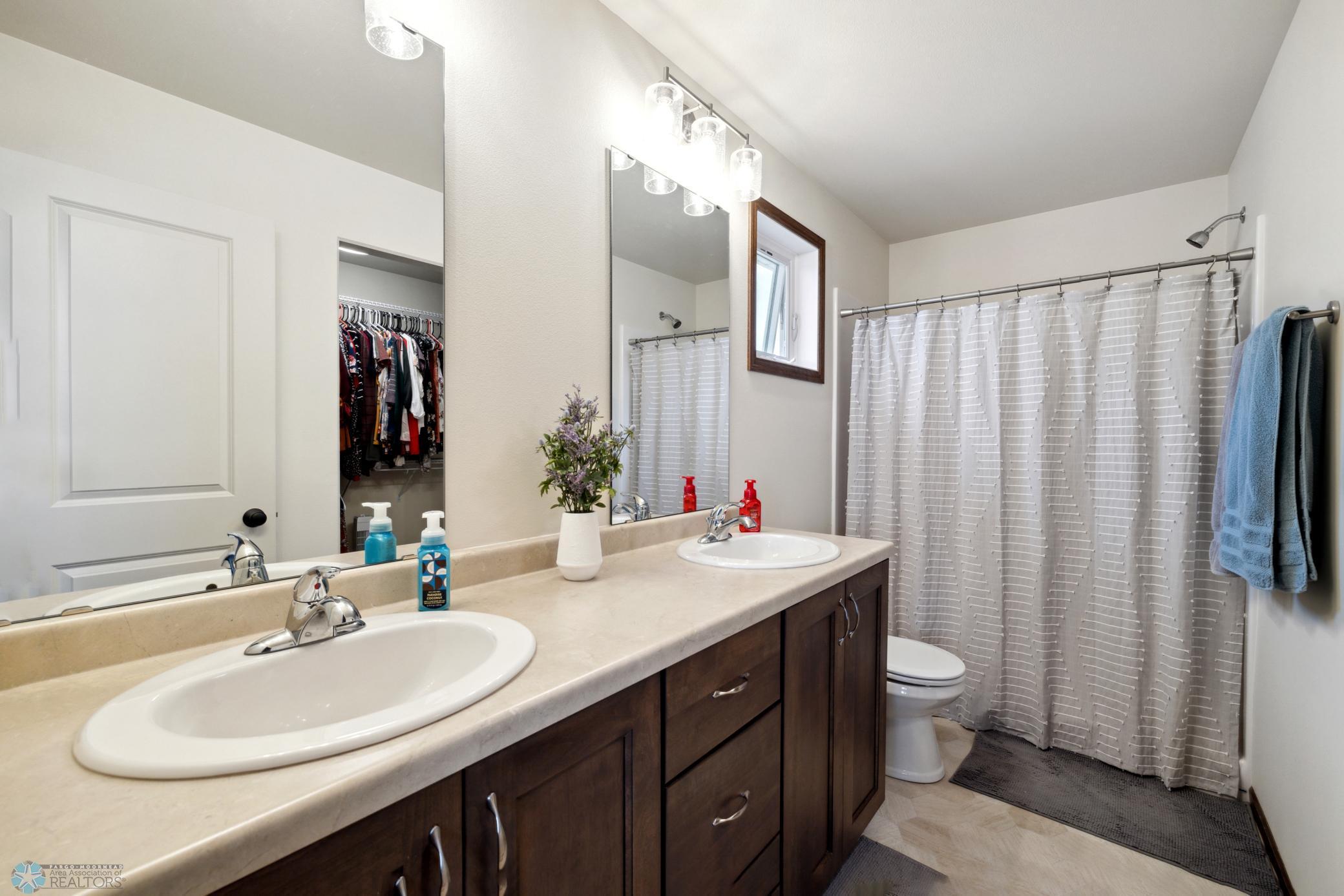 West Fargo, North Dakota 58078, United States, 3 Bedrooms Bedrooms, ,3 BathroomsBathrooms,Residential,Active,59928