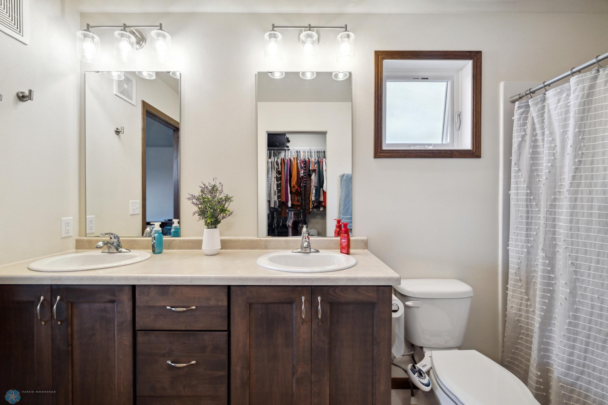 West Fargo, North Dakota 58078, United States, 3 Bedrooms Bedrooms, ,3 BathroomsBathrooms,Residential,Active,59928