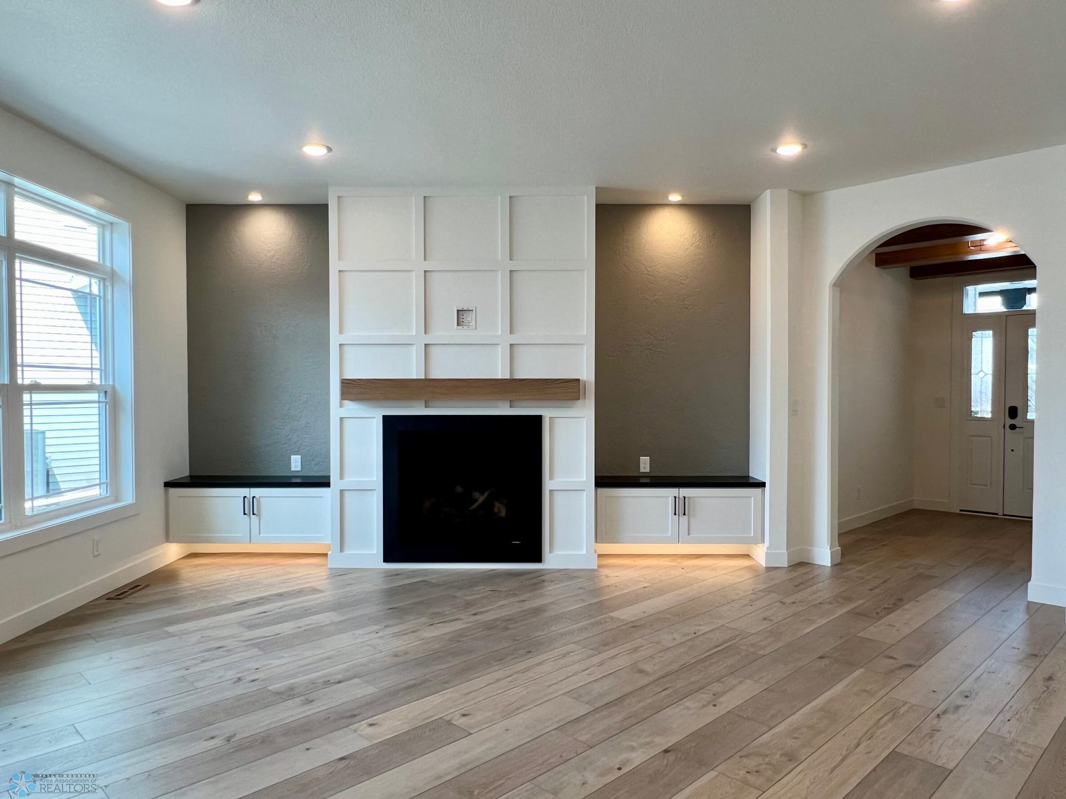 West Fargo, North Dakota 58078, United States, 2 Bedrooms Bedrooms, ,2 BathroomsBathrooms,Residential,Pending,44110