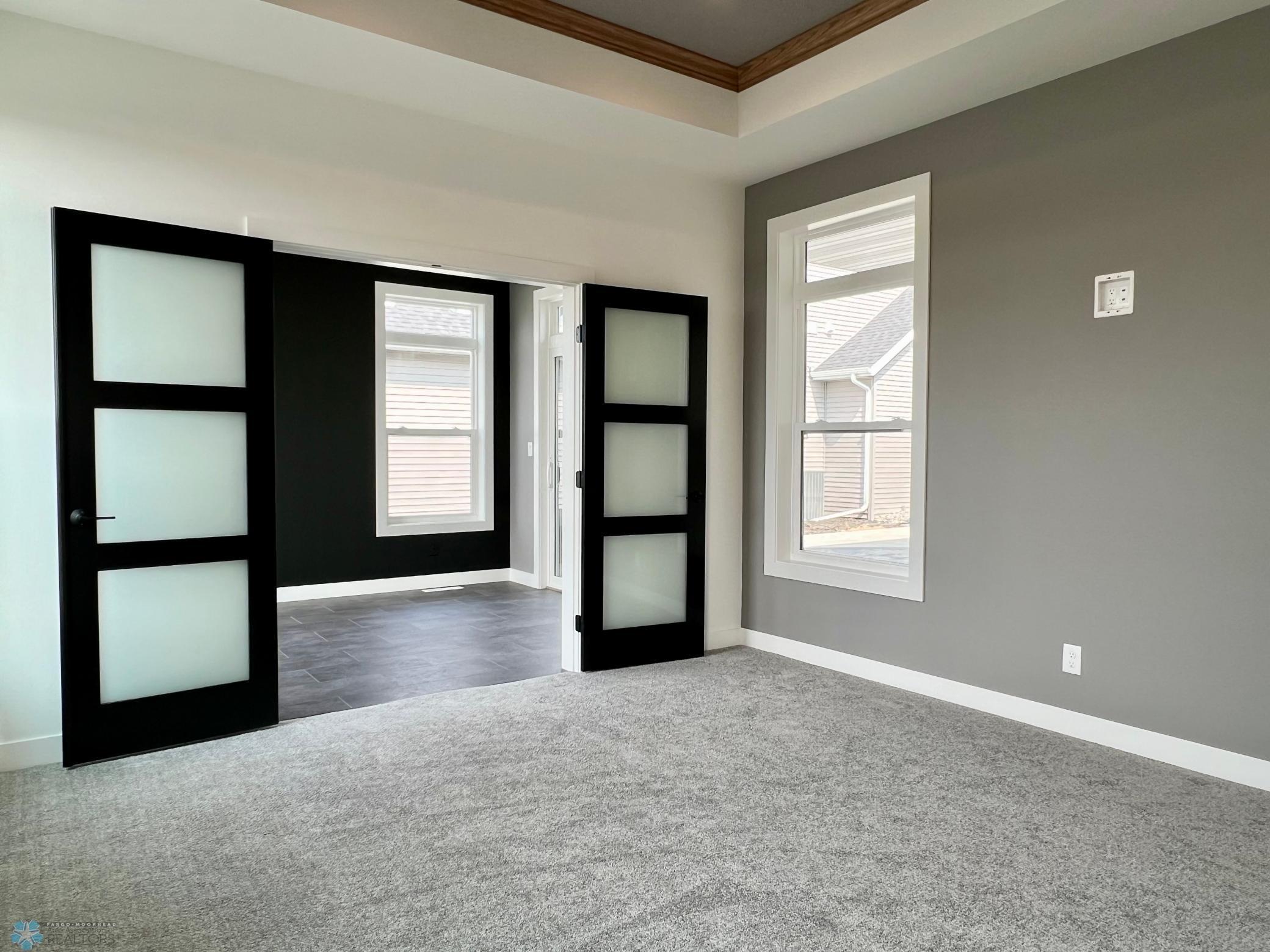 West Fargo, North Dakota 58078, United States, 2 Bedrooms Bedrooms, ,2 BathroomsBathrooms,Residential,Pending,44110