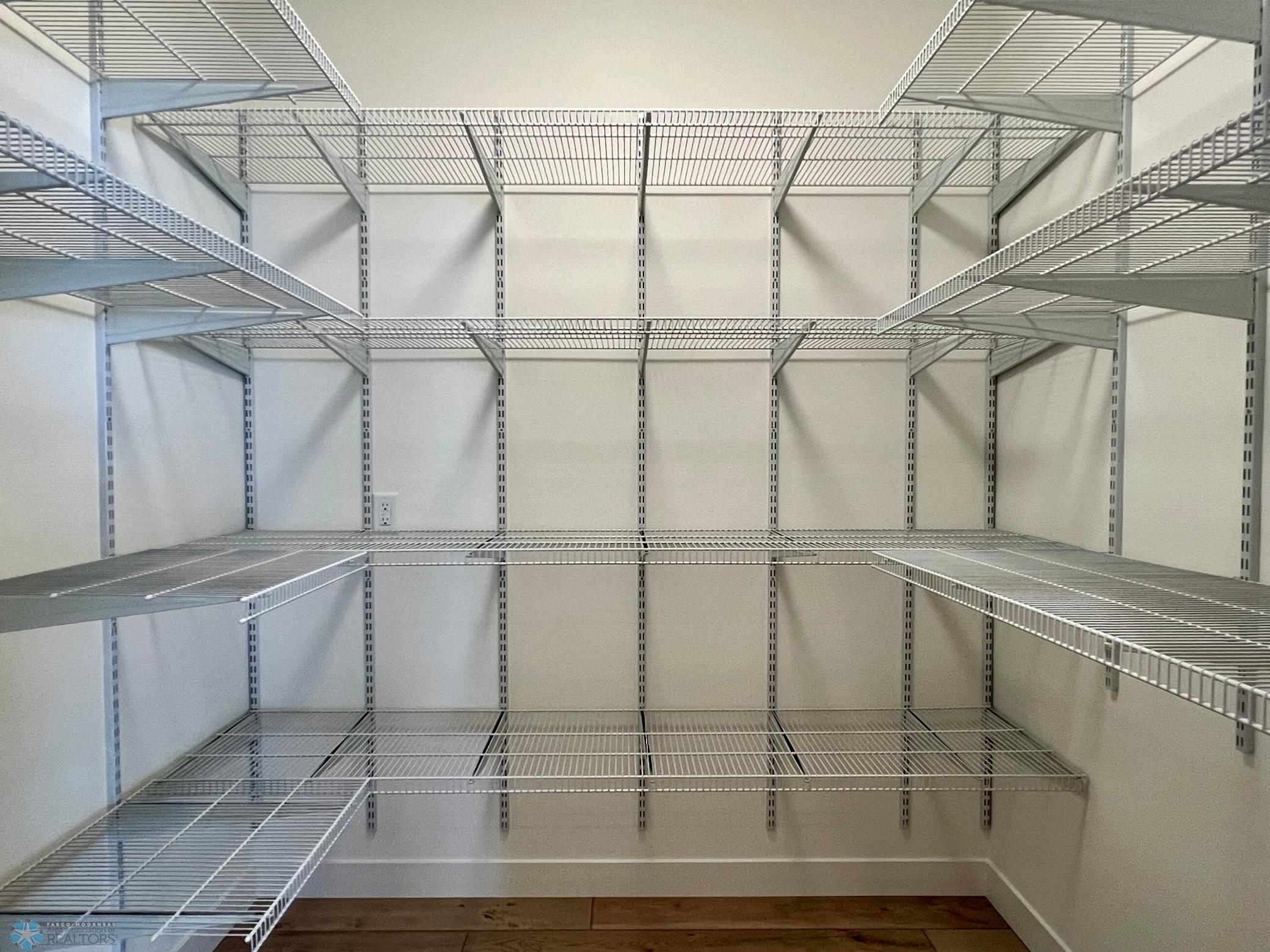 West Fargo, North Dakota 58078, United States, 2 Bedrooms Bedrooms, ,2 BathroomsBathrooms,Residential,Pending,44110