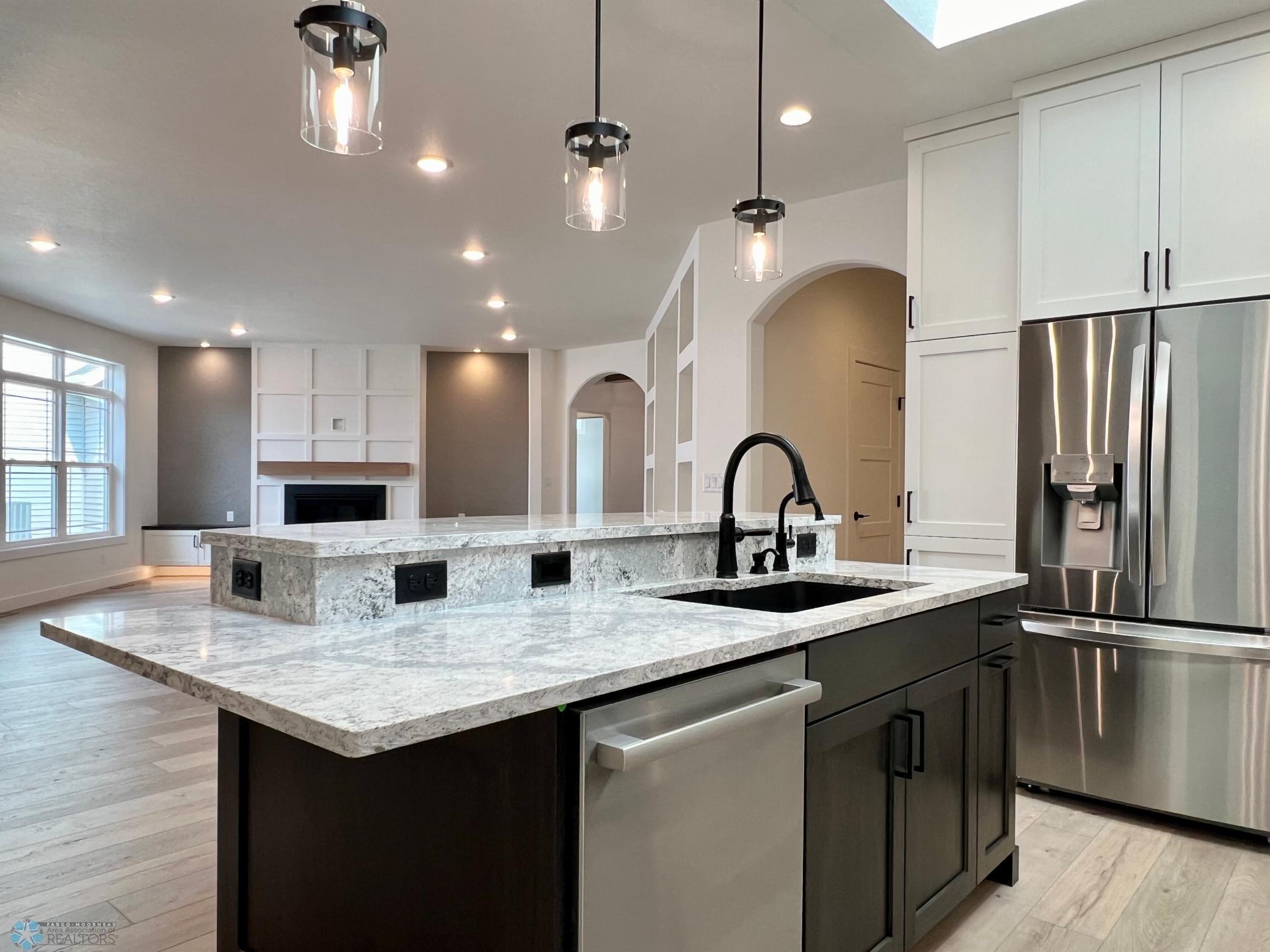 West Fargo, North Dakota 58078, United States, 2 Bedrooms Bedrooms, ,2 BathroomsBathrooms,Residential,Pending,44110